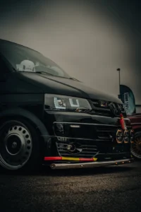 Volkswagen Transporter side view with custom wheels at Augustfest 2025 (Detailne tuuningfotograafia – üritus: Augustfest 2025)